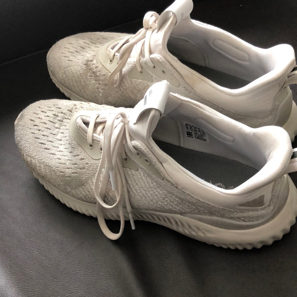 Women’s Adidas White AlphaBounce Size 10